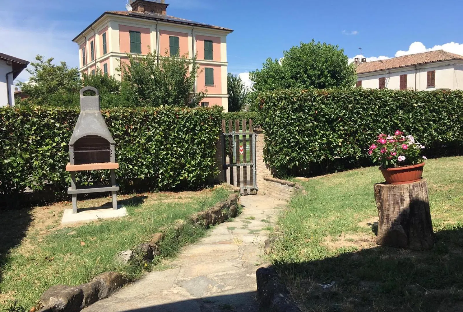 Casa Gatti: Villa Con Giardino Con Accesso Indipendente Rivanazzano Terme